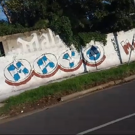 Comienzan los movimientos por el 1° de Mayo: “Paz, pan y trabajo”, dicen pintadas de Radicales para la Victoria