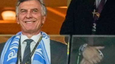 Macri sorteó su “bufanda de la suerte” de Argentina campeón entre 60.000 participantes