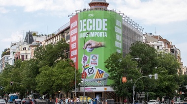 Junta electoral de Madrid insta a Vox a retirar un cartel con contenido anti LGBTIQ+