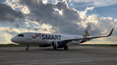 Autorizan a Jetsmart a operar 261 rutas aéreas y en aeropuertos de El Palomar, Aeroparque y Ezeiza