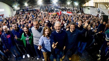 Alta tensión con Saintout y los palos a Tolosa Paz en un acto de Alak