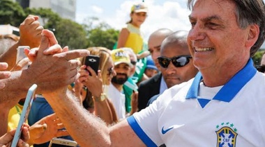 Bolsonaro vota en Río de Janeiro en balotaje contra Lula