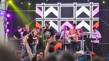 La Plata festejó el Día de la Primavera con música y actividades en Plaza Malvinas