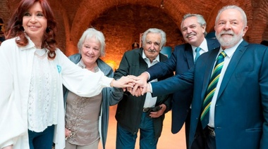 Alberto Fernández y Cristina entregaron los premios Azucena Villaflor 2021