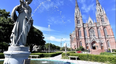 A las 18, JxC realiza una clase abierta en Plaza Moreno por la vuelta de las clases presenciales