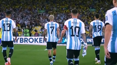 Los jugadores del seleccionado argentino se retiraron a los vestuarios tras agresión a hinchas
