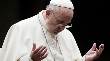 El papa pide un pacto global que asegure "humanidad" en el trato de los refugiados