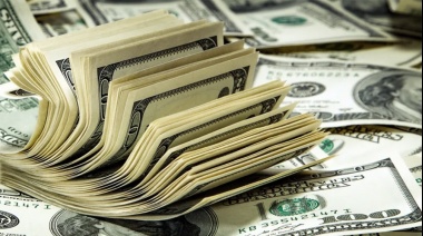 El dólar blue cotizaba en la jornada de ayer a $ 1045 para la venta, y hoy podría moverse al ritmo del tratamiento de la Ley Bases