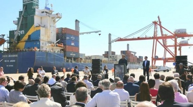 Con la primera operación oficial, se puso en funcionamiento la terminal portuaria de contenedores “TecPlata”