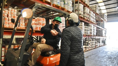 Garro visitó una fábrica de Abasto y aseguró que “con reglas claras y previsibilidad, el crecimiento se vuelve una realidad”