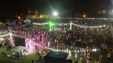 Con 250.000 personas participando, cerraron las cuatro noches del carnaval platense en “La Repu”