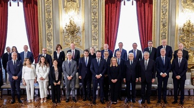 Meloni encabeza su primera reunión de gabinete en Italia a la espera de ratificación parlamentaria