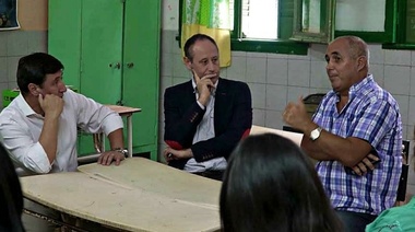Sanguinetti y Arroyo con docentes platenses: “La Multipartidaria educativa es necesaria y urgente”