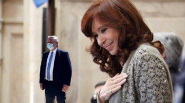 Cristina con la lapicera, Alberto por el tobogán y la economía es sarasa