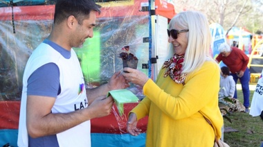 Con entrega de habilitaciones, atención veterinaria y productos a precios accesibles, "Barrio x Barrio" pasó por City Bell