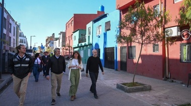 Rodríguez Larreta recorrió las fachadas intervenidas por 260 vecinos en el Barrio Mugica de Retiro