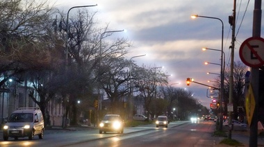 Seguridad: renovaron la iluminación en un importante tramo de avenida 122