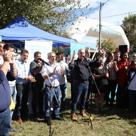 Alak inauguró un nuevo programa municipal que lleva mejoras y servicios a los barrios