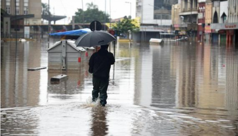 Exceso de lluvias causa temblores y pánico en ciudad del sur de Brasil golpeada por catástrofe climática