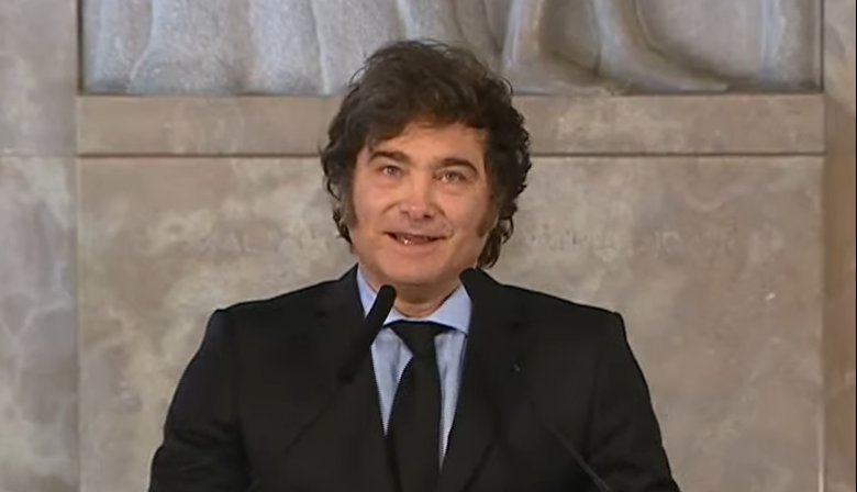 Javier Milei inauguró el busto de Carlos Menem en Casa Rosada