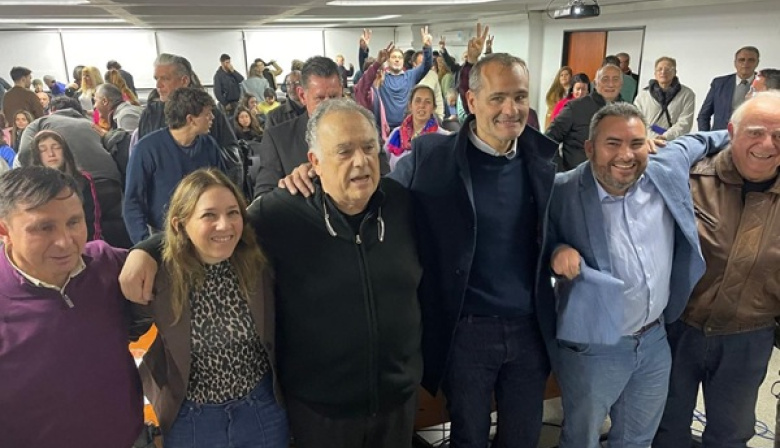 Eduardo Valdés en La Plata en una actividad del PJ