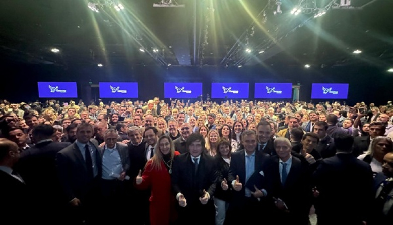 Milei cerró el encuentro de LLA bonaerense en La Plata, y golpeó duramente a "el soviético" Kicillof