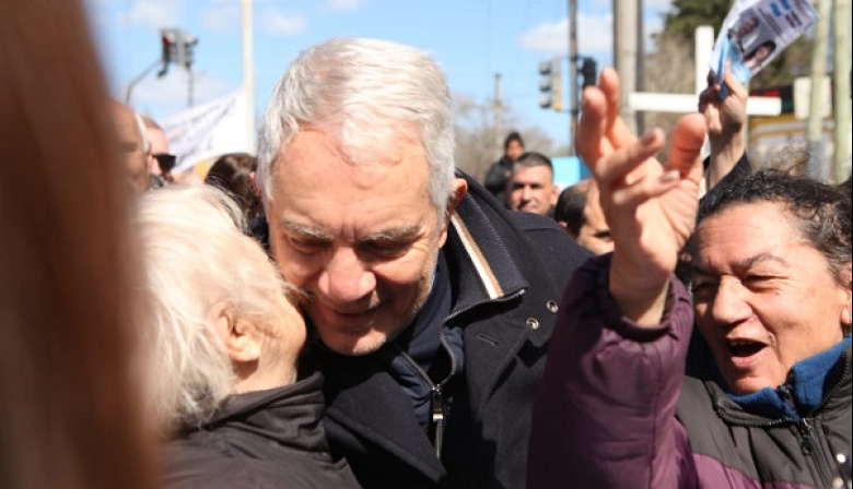 Cierres de campaña: Alak sigue con una “maratón” por barrios, y Nicoletti realiza encuentro en el Club de los Abuelos