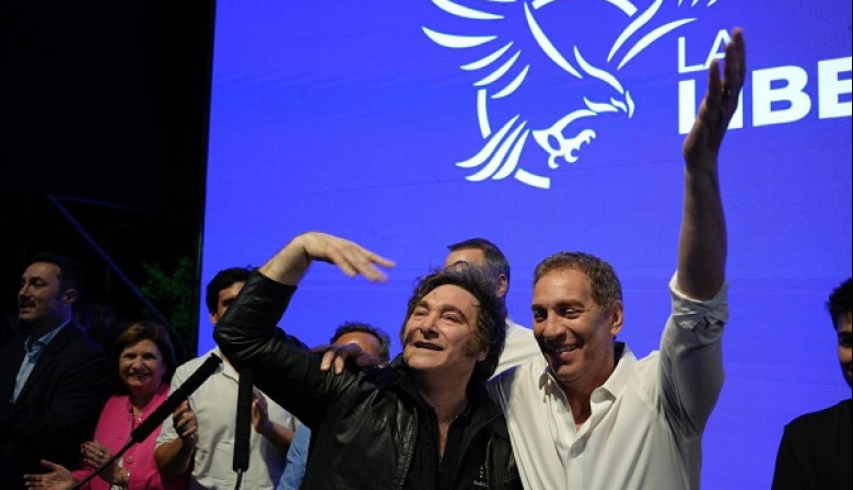 Santilli celebra el triunfo en Buenos Aires y apunta a la gobernación en 2027