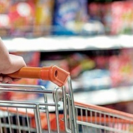 Se desplomaron las ventas en centros de compras y en supermercados