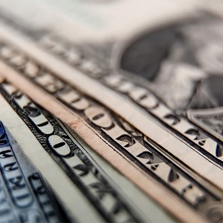 El dólar blue en ascenso: cotizó a $ 1.100 para la venta