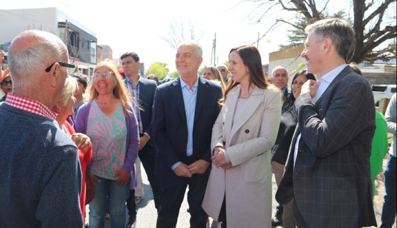 Alak y los candidatos de Fuerza Patria recorren todos los barrios en el último día de campaña