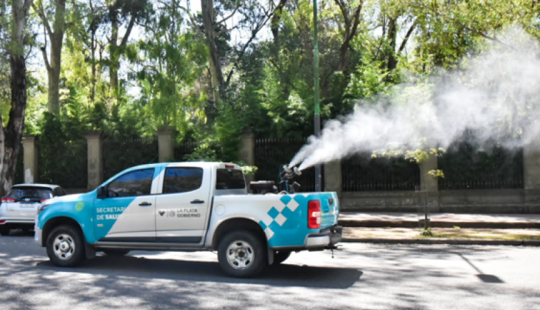 Municipio platense multiplicó las tareas de fumigación en espacios verdes