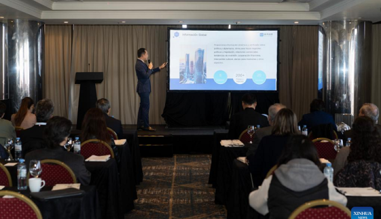 Xinhua estrecha lazos de cooperación con medios de Argentina