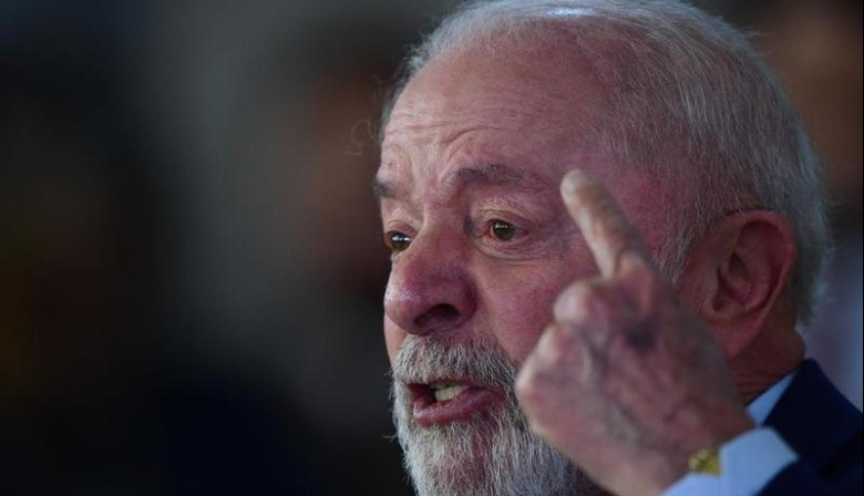 Lula dice que dialoga con Trump en un ámbito de respeto y critica a los "lamebotas"