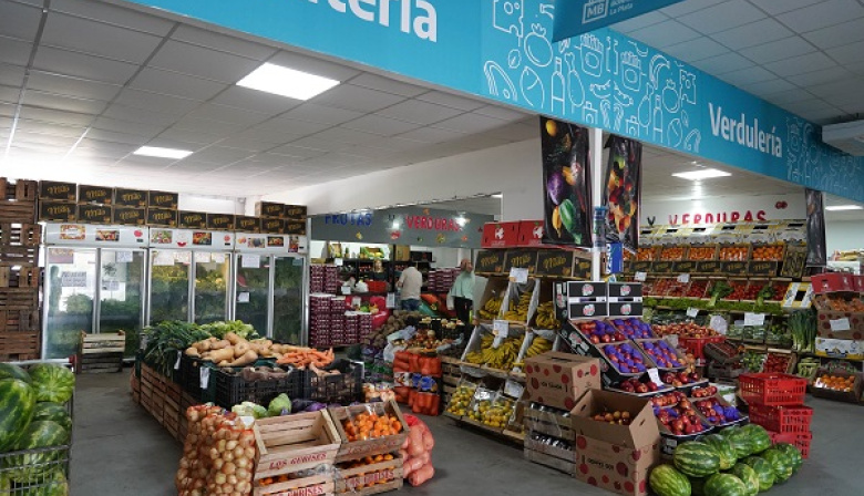 Con promociones y ofertas, el Mercado Bonaerense Fijo La Plata renovó su lista de precios