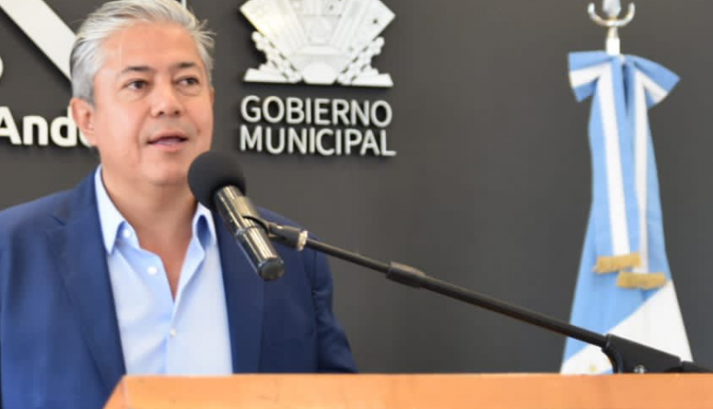"Los neuquinos no vamos a dejar que toquen a Neuquén", aseguró el gobernador Figueroa u cargó contra la "República del Obelisco"
