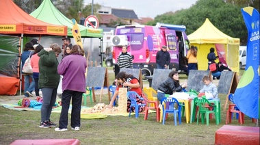 La ‘Feria de la Muni’ llega a Los Hornos para ofrecer servicios y espectáculos gratuitos