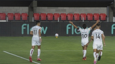 Colón sigue imparable y le ganó a Estudiantes en La Plata con dos golazos del "Pulga" Rodríguez