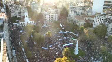 Histórica marcha respaldando a la universidad pública y rechazando el ajuste de Milei