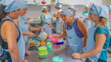 Cientos de vecinos aprenden en los talleres de verano de la Escuela Municipal de Oficios de San Fernando