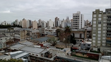 Continúa el alerta amarillo en La Plata ante probabilidad de vientos fuertes