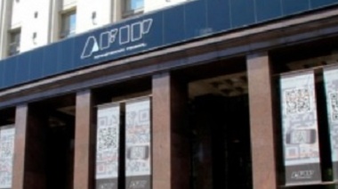 Trabajadores de AFIP se movilzian "contra el ajuste" en el organismo