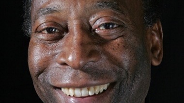 Pelé celebró sus 81 años y se mostró animado en las redes sociales