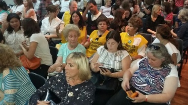 La Plata: A sala completa se presentó el libro 