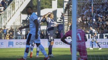 En partido para el infarto, Gimnasia venció a Newell's y ninguno logró clasificarse