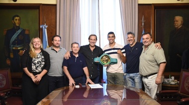 Garro recibió al campeón mundial Ezequiel Maderna: “Es un ejemplo del talento platense”