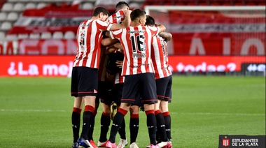 Estudiantes le ganó a San Lorenzo y se subió a la punta del torneo