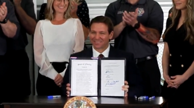 Gobernador de Florida DeSantis toma control del distrito de Disney tras disputa con la compañía