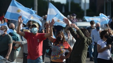 Más de 20 mil personas se movilizaron en La Plata con consignas del #12O y cuestionando a Kicillof
