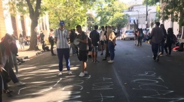 Alumnos del Normal 2 de La Plata denuncian abusos, hicieron denuncia, y piden explicaciones